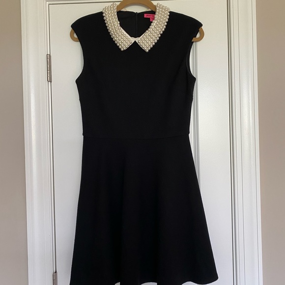 Betsey Johnson Dresses & Skirts - Betsey Johnson Pearl Collar fit-and-flare dress